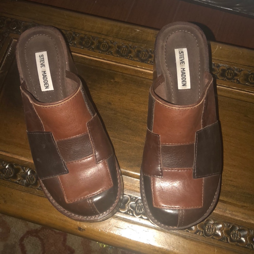 Women’s shoes.